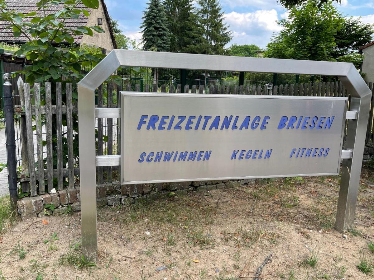 Unter Den Linden Apartman Halbe Kültér fotó