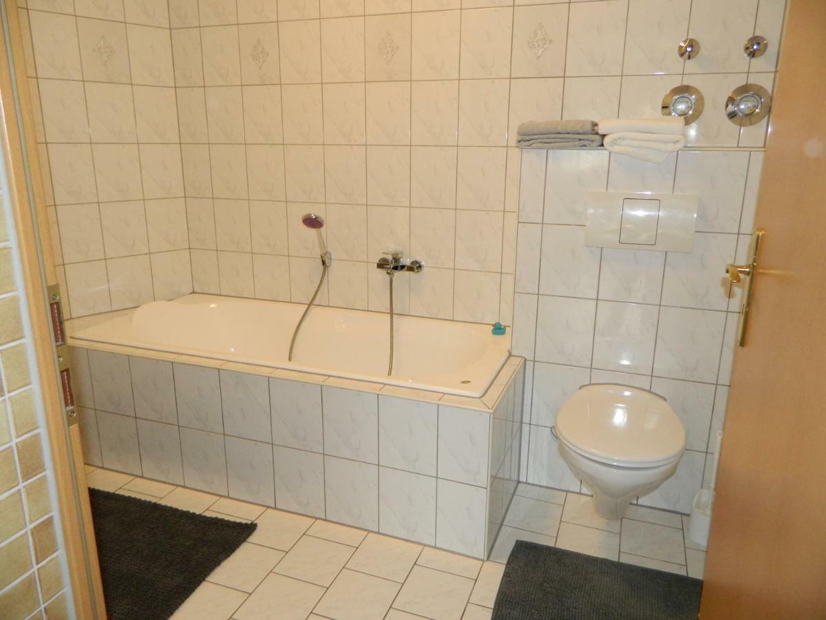 Unter Den Linden Apartman Halbe Kültér fotó