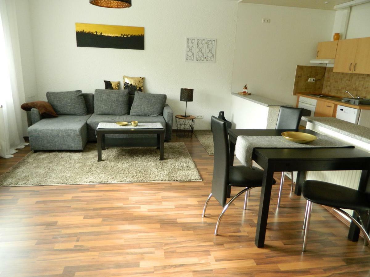 Unter Den Linden Apartman Halbe Kültér fotó